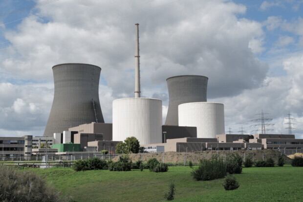 Symbolträchtige Sprengung der Kühltürme in Gundremmingen