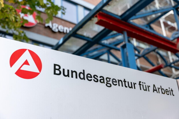 Arbeitsagentur lässt fast eine Viertel Milliarde für externe Beratung springen