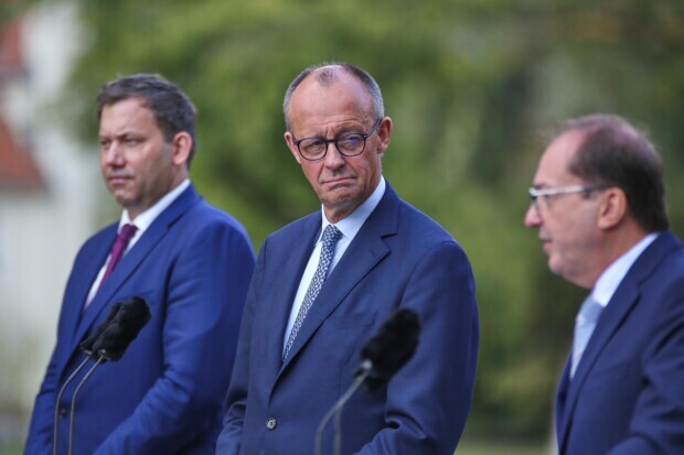 Null Prozent mit Bundesregierung „sehr zufrieden“ – hat es das schon einmal gegeben?