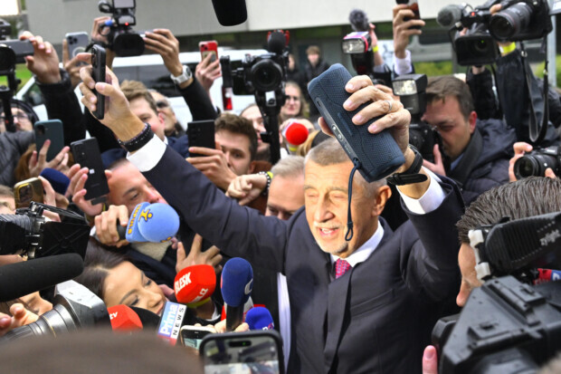 Tschechien wählt Richtungswechsel – Babiš auf dem Sprung zurück