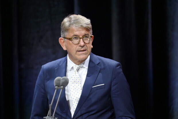 Weimers Zensurphantasien kollidieren mit der Realität – und er feiert Alice Weidel als „seine“ Autorin