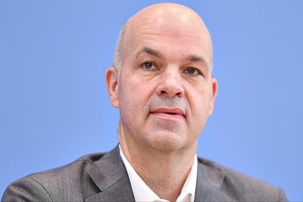 Ökonomie-„Professor“ Fratzscher mal wieder neben der Spur