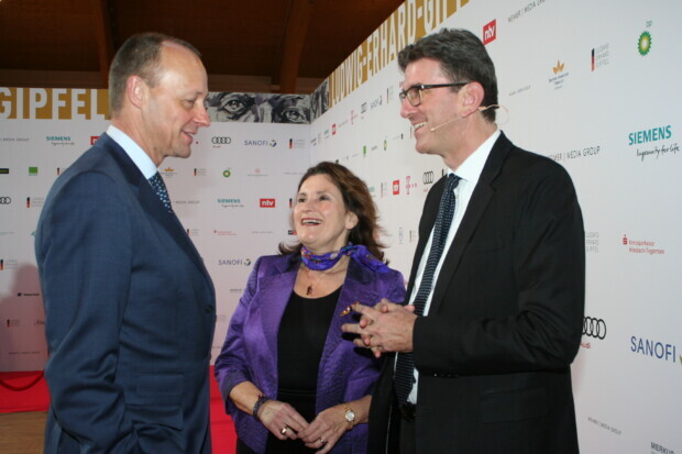 Frau Weimer zum Gipfeltreffen: „Letztes Mal hatten wir eine knappe Milliarde User“