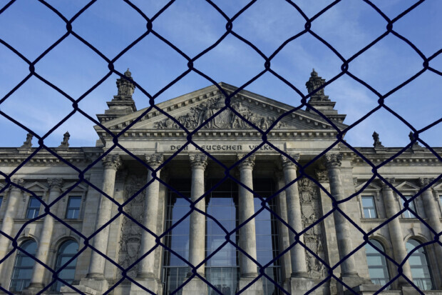 Besonderer Schutz für politische Eliten? – „So ein Vorschlag macht die Demokratie kaputt“