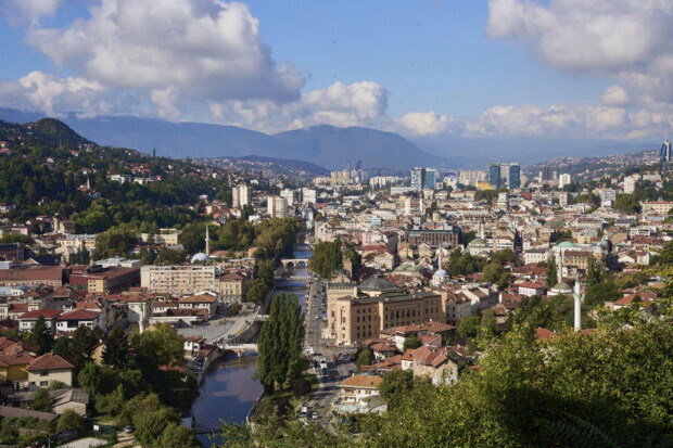 Klage gegen Kriegstouristen: Zahlten sie 80.000 Euro für Menschensafari?