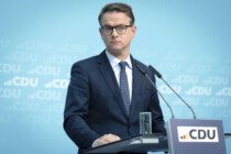 Nicht nur Kriminelle: CDU-Generalsekretär will mehr Syrer abschieben