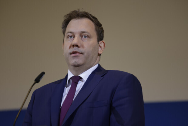 Lars Klingbeil will nach Peking reisen