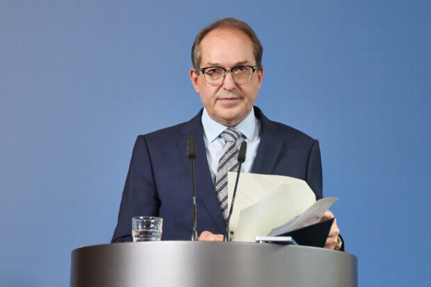 Dobrindt will Islamismus stärker in den Blick nehmen