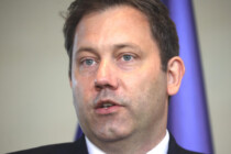 Klingbeil sägt weiter an der morschen Schuldenbremse