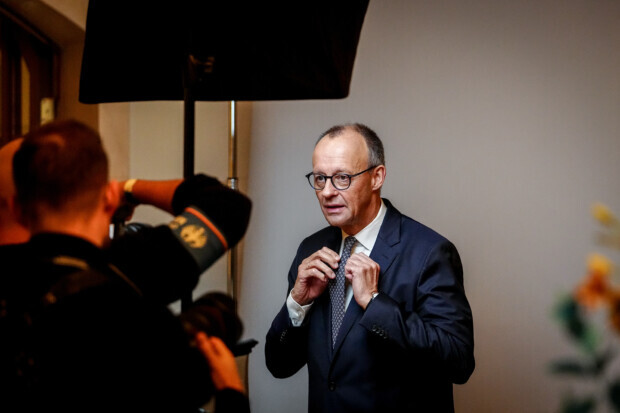 Trotz Millionen und Milliarden an Spenden – Deutschland ist international nur noch ein B-Kontakt