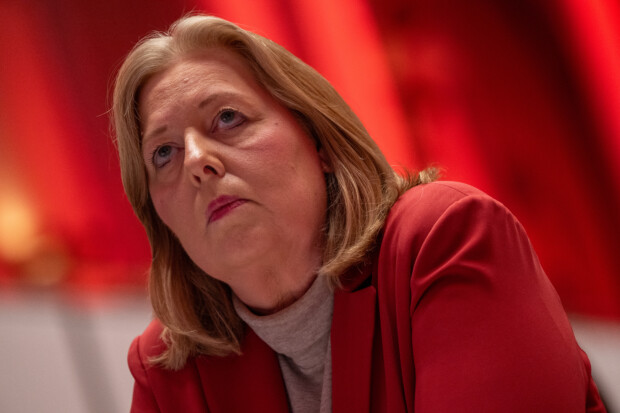 Arbeitsministerin Bas eröffnet Jagdsaison auf Unternehmer