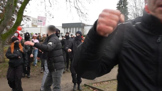 Eine Demokratie kapituliert – vom DGB aufgehetzte Schläger greifen TE-Team an