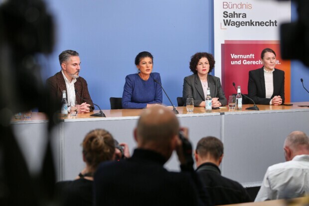 Der Rückzug von Wagenknecht und die Übernahme der alten Linken des BSW