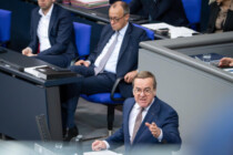 Die Koalition führt die Wehrpflicht wieder ein – aber ohne es so zu nennen