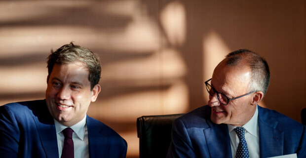 Merz und Klingbeil: Warum Schulden und Waffen keine Wirtschaft retten