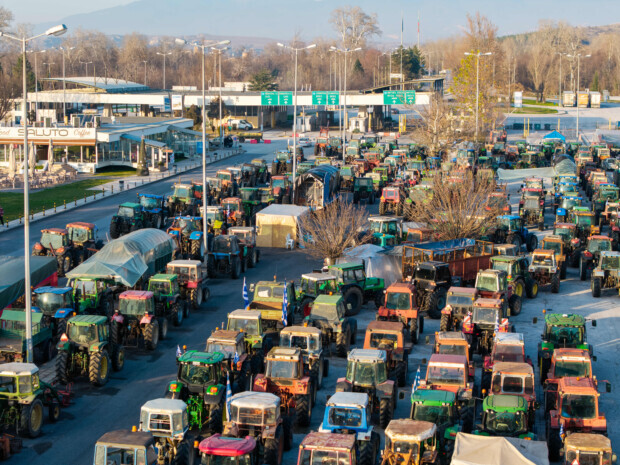 Von Südfrankreich über Brüssel bis Griechenland: Bauern blockieren Straßen und Verkehrsachsen