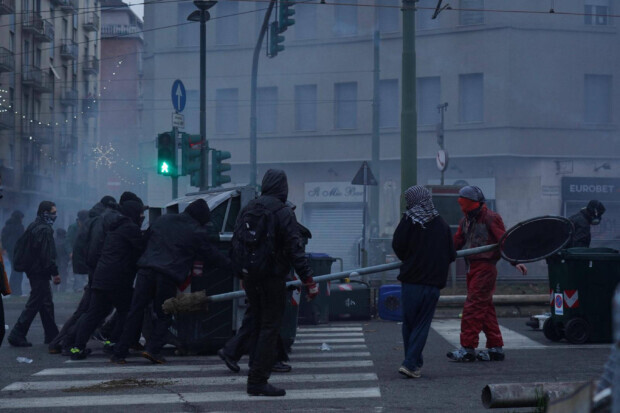 Italien: Turin brennt – Politische Linke mit paramiltärisch koordinierter Gewalt