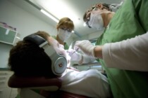 Zahnarzt-Funktionäre verzocken Renten der Kollegen