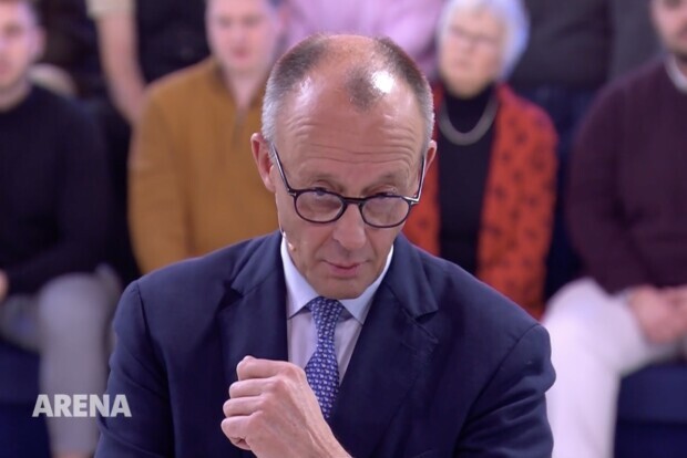 Friedrich Merz in der Arena der ausgewählten Wähler