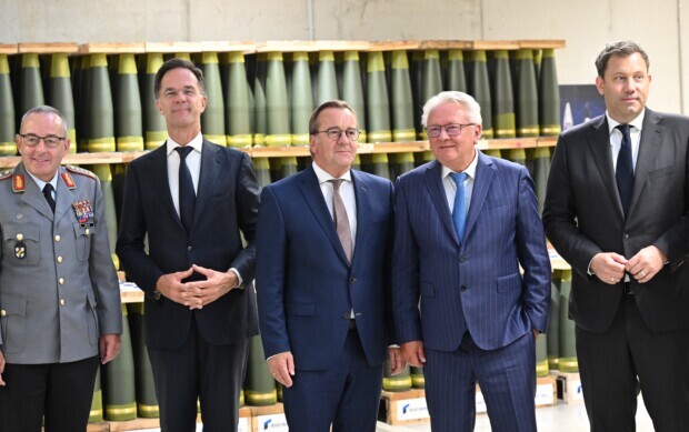 Industrie soll mit Rüstungsaufträgen gerettet werden