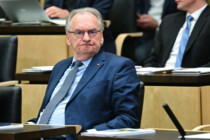 CDU-Regierungschef Reiner Haseloff gibt vorzeitig auf