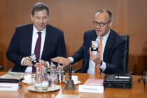 Merz lässt Mittelschicht für den Hyperstaat ausbluten