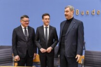 Die „Drei Löwen Allianz“: Große Pose, kleiner Biss