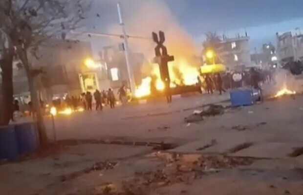 Iran in Flammen: Fällt das Mullah-Regime?