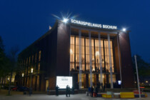 Gutmenschen greifen Schauspieler auf Bühne des Bochumer Theaters an