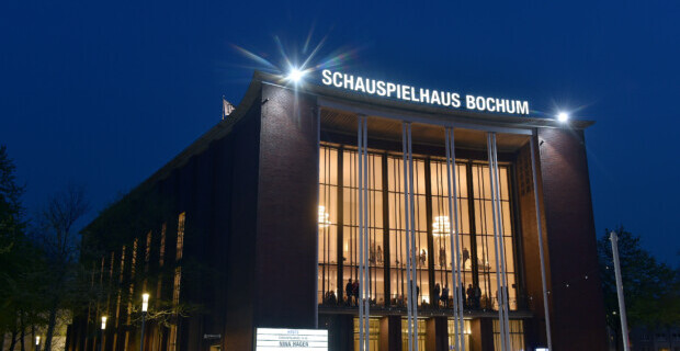 Gutmenschen greifen Schauspieler auf Bühne des Bochumer Theaters an