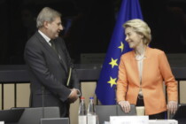 Belgische Polizei durchsucht EU-Kommission – Verdacht auf Unregelmäßigkeiten bei Immobilienverkauf