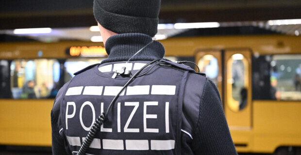 63 Mal Mord- und Totschlagversuche gegen Polizisten