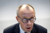 Merz begegnet der Singularität