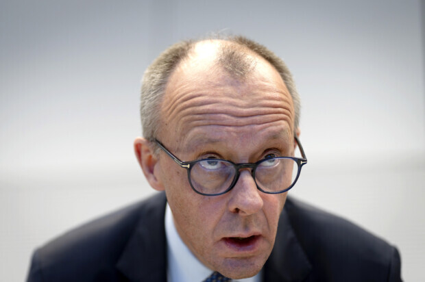 Merz begegnet der Singularität