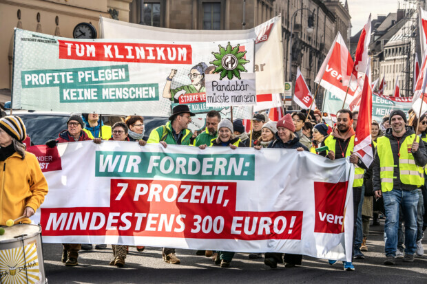 Mitten in der Krise: Streiks für viel mehr Geld im öffentlichen Dienst