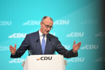 Merz rechtfertigt Schulden: „Wir mussten Blockade von Links- und Rechtsaußen verhindern“