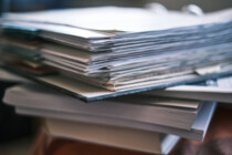 Wirtschaft schrumpft, Bürokratie wächst