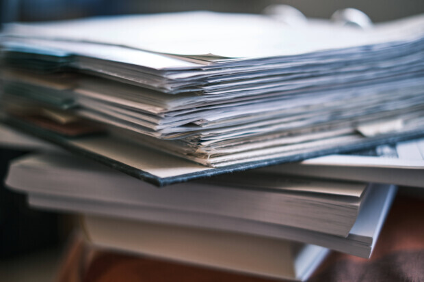 Wirtschaft schrumpft, Bürokratie wächst