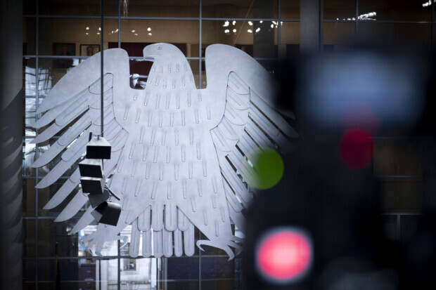 Defizit des Staats steigt auf rund 120 Milliarden Euro im Jahr