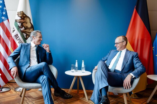 Friedrich Merz und Gavin Newsom: Partner im Kampf gegen die freie Gesellschaft