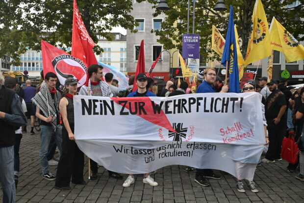 Schülern droht Ordnungsgeld – wegen Schulstreik gegen Wehrpflicht