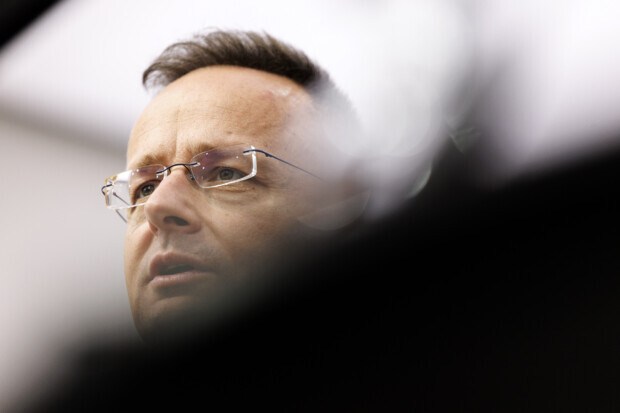 Spionage: Ein Journalist, ein Geheimdienst, und Ungarns Außenminister