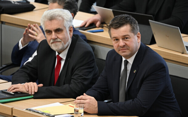 Die linke Volksfront in Magdeburg steht