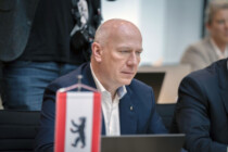 Tennis beim Stromausfall – Berlins Regierender Bürgermeister Wegner soll zweimal gelogen haben