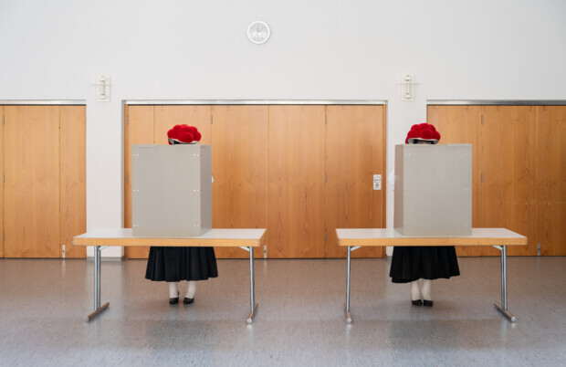 Erste Hochrechnung: Grüne 32 Prozent · CDU  29 · AfD 17,5 · SPD ·5,5  Die Linke 4,5 · FDP 4,5