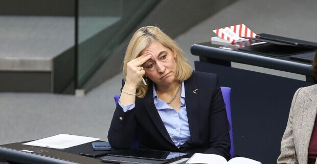 Die Gesundheitskassen sind geplündert – und der Raubzug geht weiter