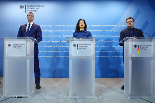 Chemieagenda 2045: Strompreise subventionieren, ohne von der Klimaideologie abzurücken