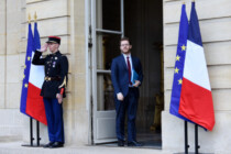 Frankreich reduziert Haushaltsdefizit: Wirtschaft und Steuerzahler werden zur Ader gelassen