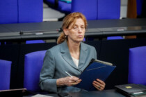 Auf Kosten der Familie: Die geplante Abschaffung der Ehegatten‑Mitversicherung