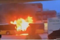 Postbus in Flammen, 6 Menschen tot – ein Anschlag wird vermutet